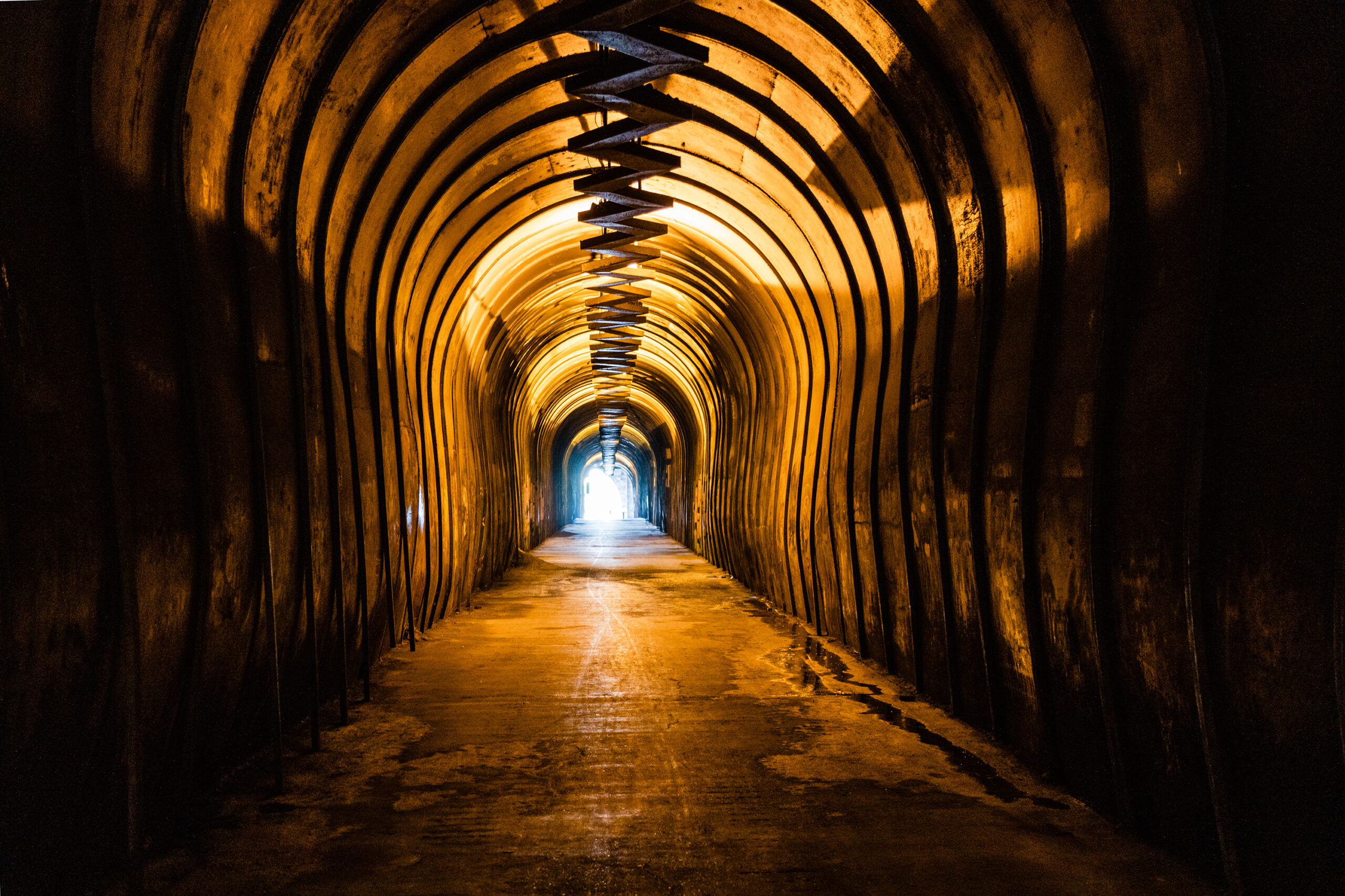 Kond pedestrian tunnel with sagging walls, Yerevan