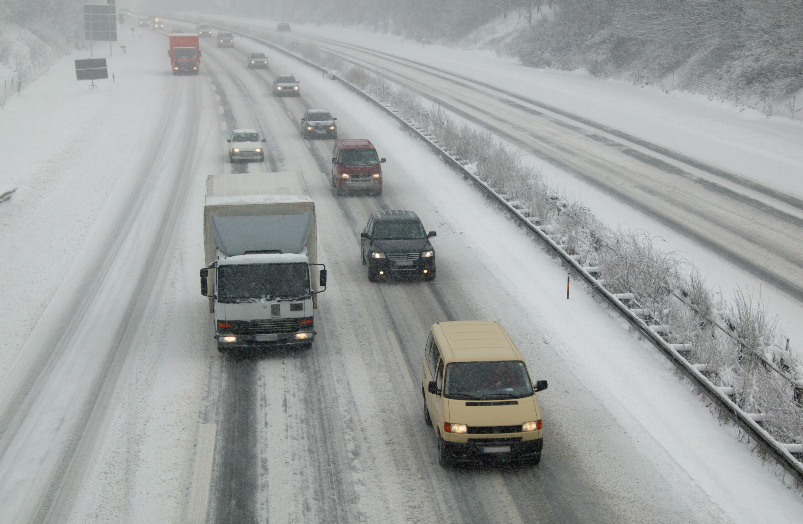 high-angle-view-of-a-snowy-expressway-bavaria-ge-2026-03-26-09-01-34-utc